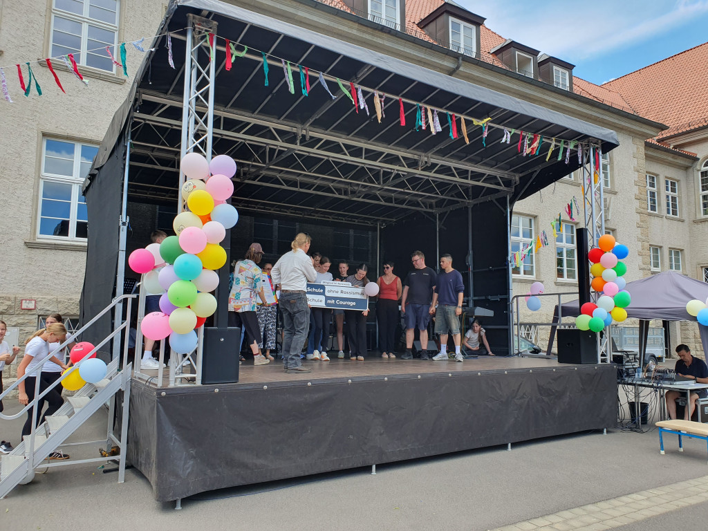Bühnenprogramm im Lingemann-Gymnasium
